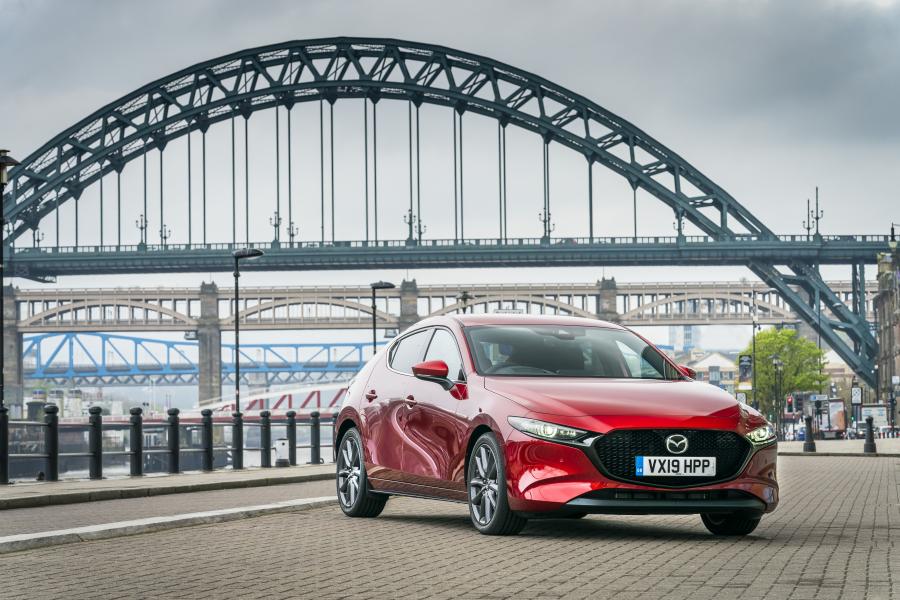  Mazda3 Skyactiv-G Sport Lux Hatchback 2019 года  (UK) (фото 7 из 91)